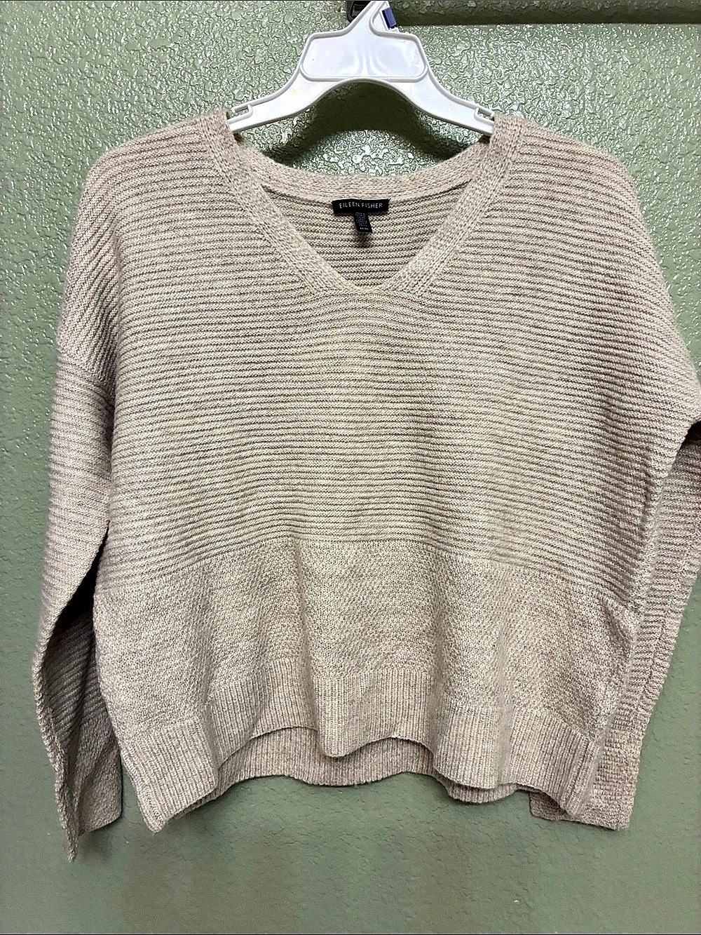 Eileen Fisher V-Neck Italian 70%Wool yarn Sweater Size Medium